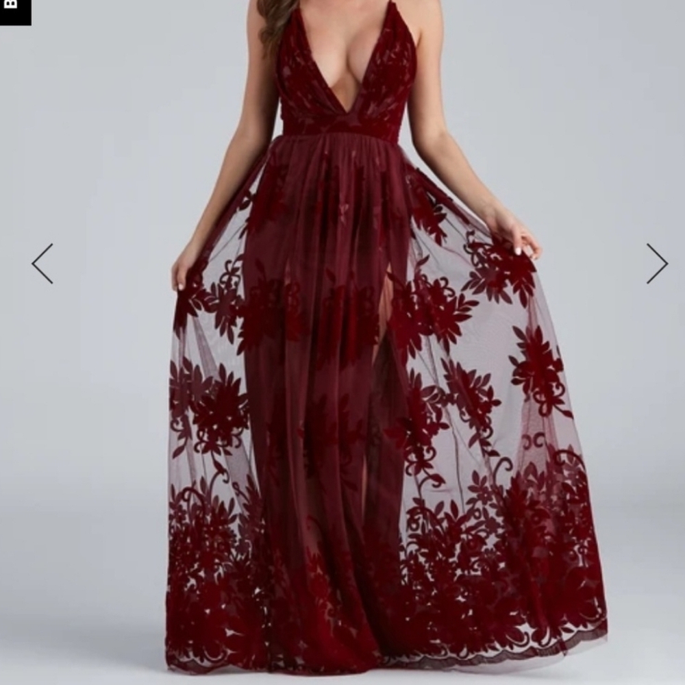 Windsor Burgundy Backless Dress
